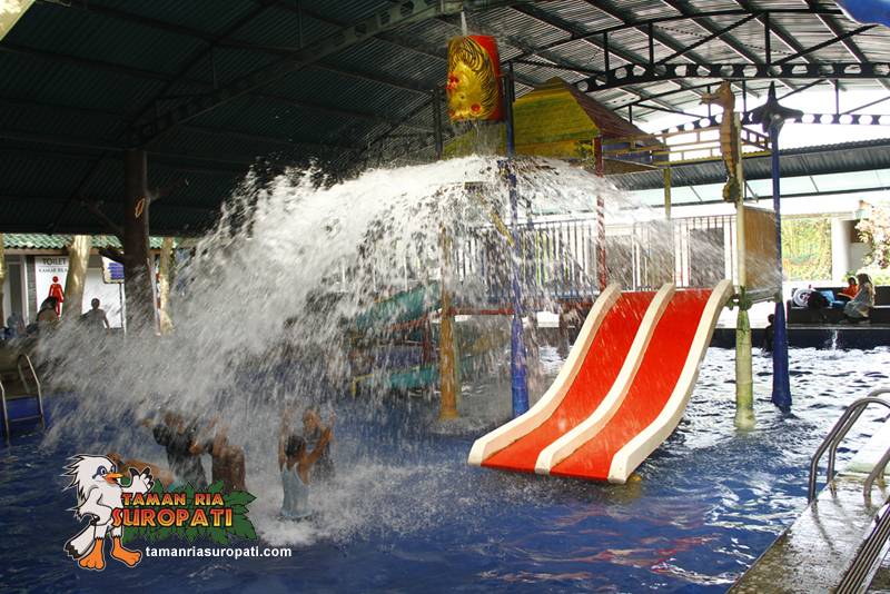 Salah satu wahana di  Taman Ria Suropati Pasuruan