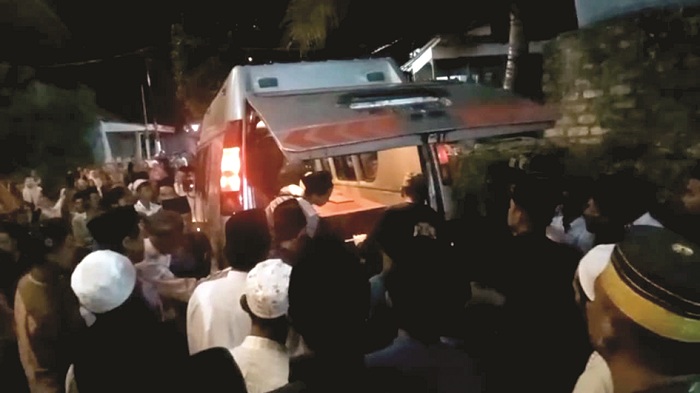 KORBAN: Abdullah As Syadid, 16, korban tragedi runtuhnya musala Ponpes Al Khoziny, Buduran, Sidoarjo, dipulangkan ke rumah duka pada Kamis (9/10) malam. (BPBD UNTUK JPRM)