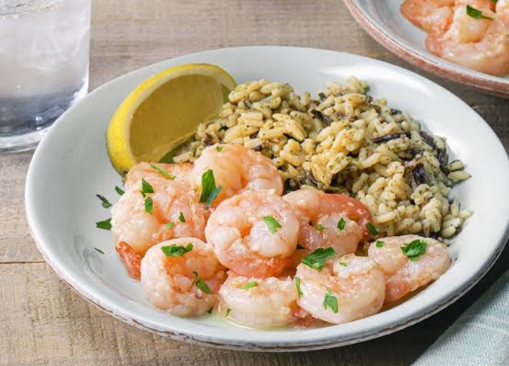 Cita rasa lembut udang berpadu dengan aroma mentega dan bawang putih menciptakan sensasi lezat di setiap gigitan.
