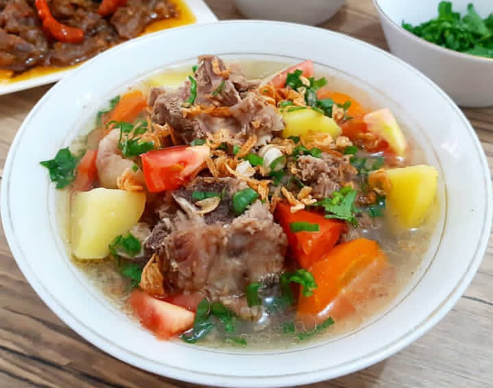 Resep sop tulang iga cocok di musim hujan