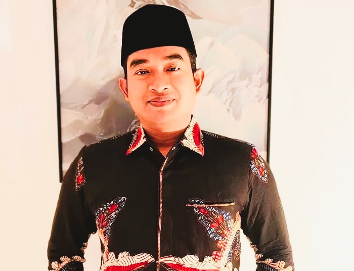 ASPIRATIF: Komisi I DPRD Sampang Mohammad Salim saat diwawancarai wartawan di kantor DPRD Sampang.