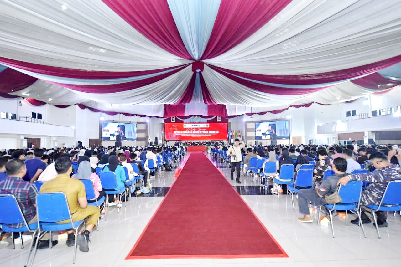 ANTUSIAS: Mahasiswa FH UTM mengikuti kuliah umum di Gedung RP Moch. Noer Senin (20/10). (UTM UNTUK JPRM)