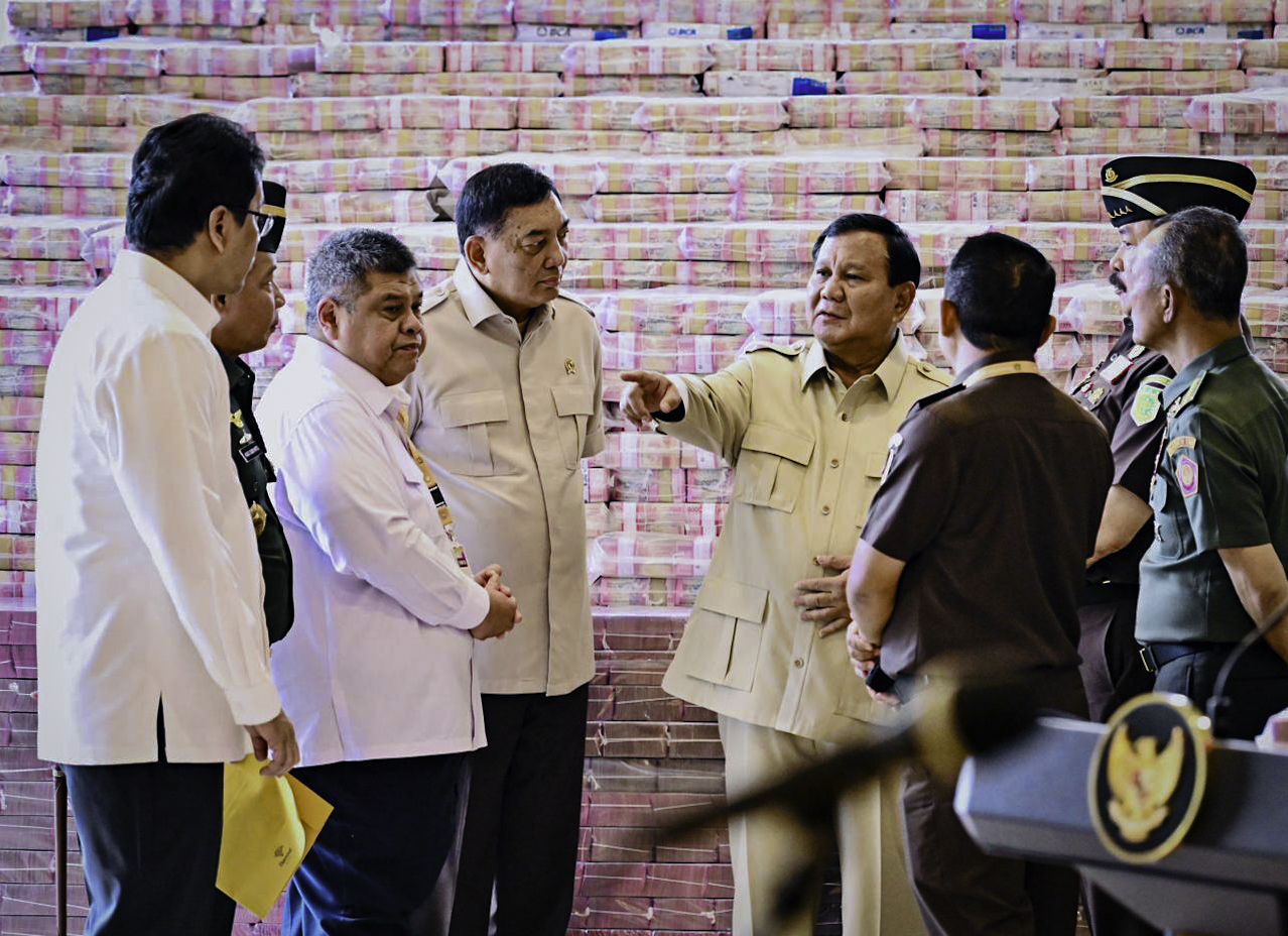 Presiden Prabowo Subianto memberikan intruksi kepada Menteri Keuangan Purbaya Yudhi Sadewa soal uang korupsi