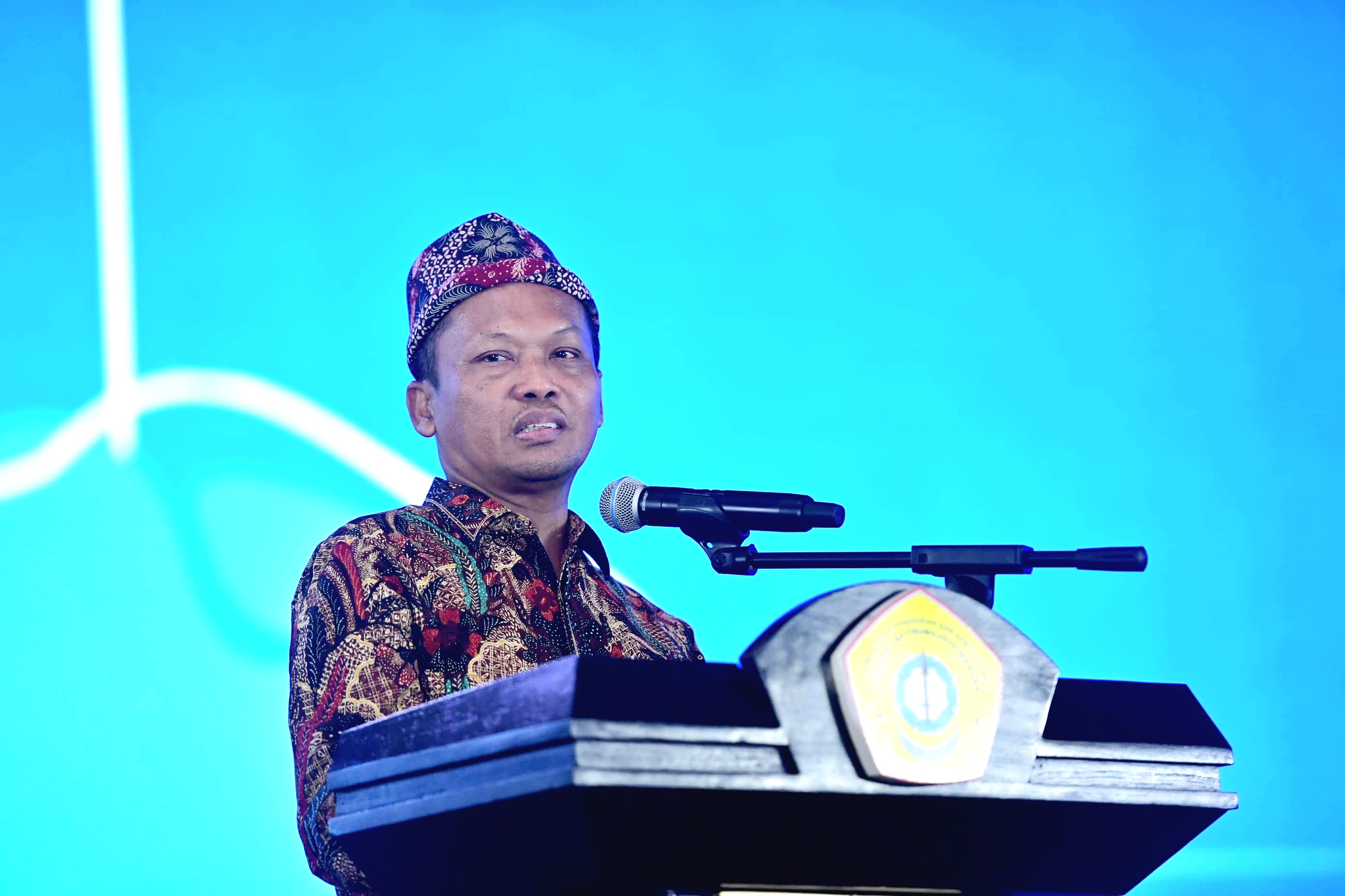 BERSAHAJA: Rektor Universitas Trunojoyo Madura (UTM) Prof Safi menyampaikan sambutan dalam talk show Gender Awareness. (UTM UNTUK JPRM)