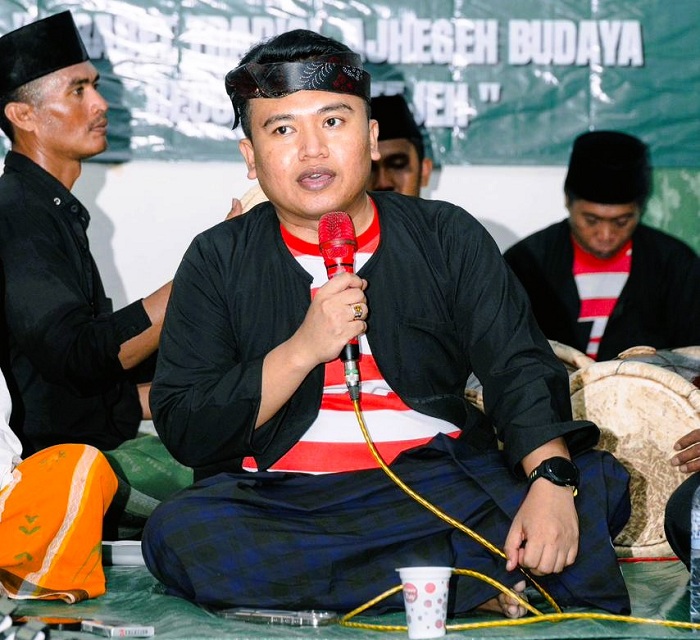 OPTIMISTIS: Ketua DPD KNPI Sampang Nurul Huda menyampaikan sambutan dalam acara kebudayaan. (NURUL HUDA UNTUK JPRM)