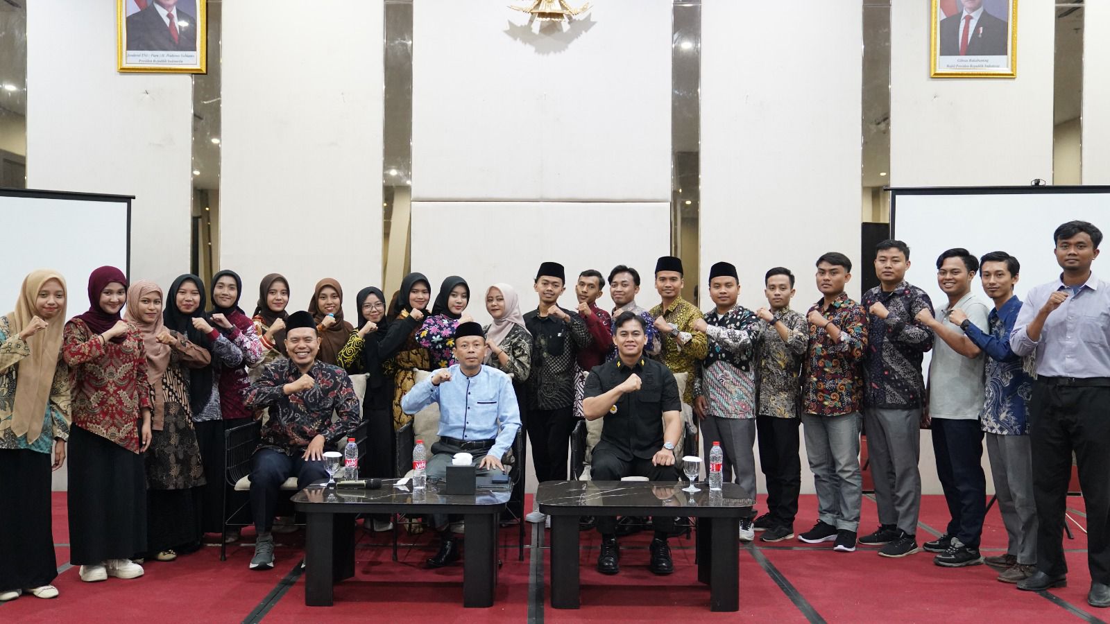 EDUKASI: Imigrasi Pamekasan hadir sebagai narasumber dalam kegiatan Duta Moderasi Beragama Angkatan II Tahun Akademik 2025 UIN Madura di Hotel Kaberaz Sumenep.