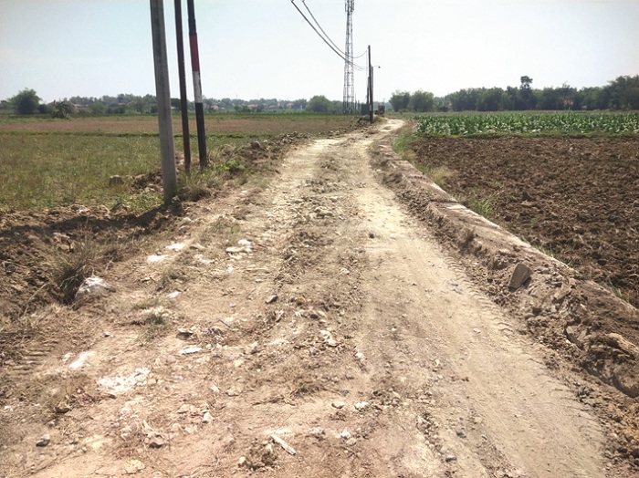 BUTUH PERBAIKAN: Kondisi jalan ruas Tanggumong&ndash;Pangongsean sebelum diperbaiki DPUPR Sampang. (DPUPR SAMPANG UNTUK JPRM)
