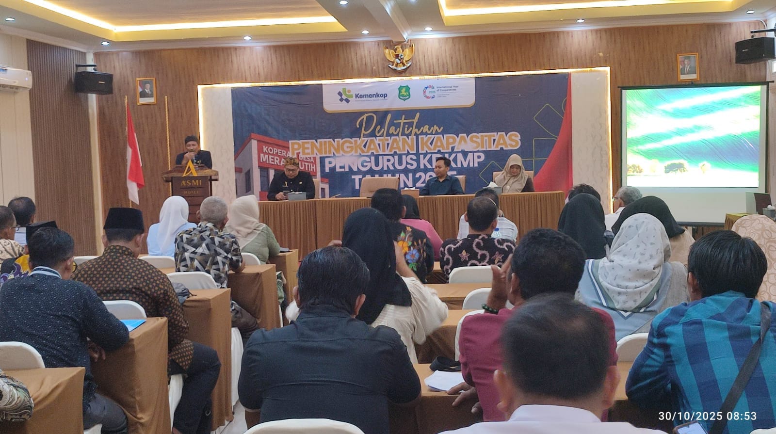 FOKUS: Pengurus KDMP di Sumenep tengah mengikuti bimbingan teknis dari DKUPP, Kamis (30/10).