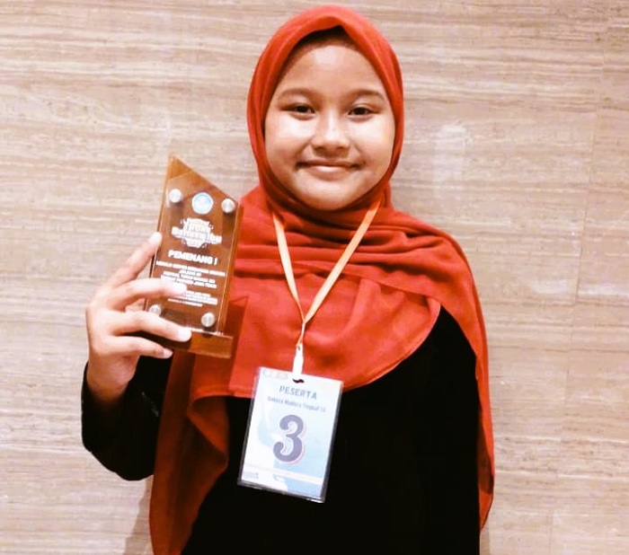 JUARA CERPEN MADURA: Nurul Amaliyah. (YAYAN UNTUK JPRM)