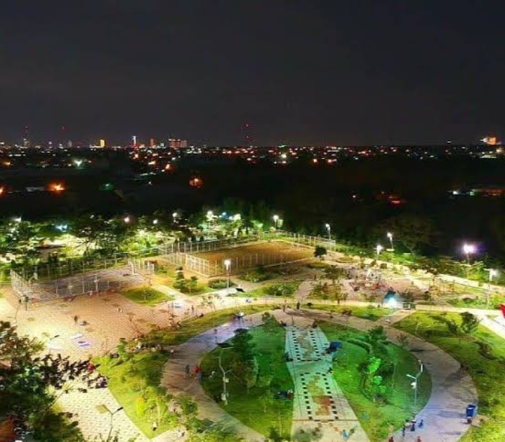 Taman Cahaya langsung viral di berbagai media sosial karena tampilannya yang spektakuler.