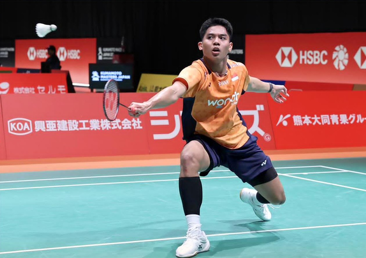 KEBANGGAAN SAMPANG: Moh. Zaki Ubaidillah bertanding menghadapi atlet Thailand P Teeraratsakul di Jepang, Rabu (12/11).