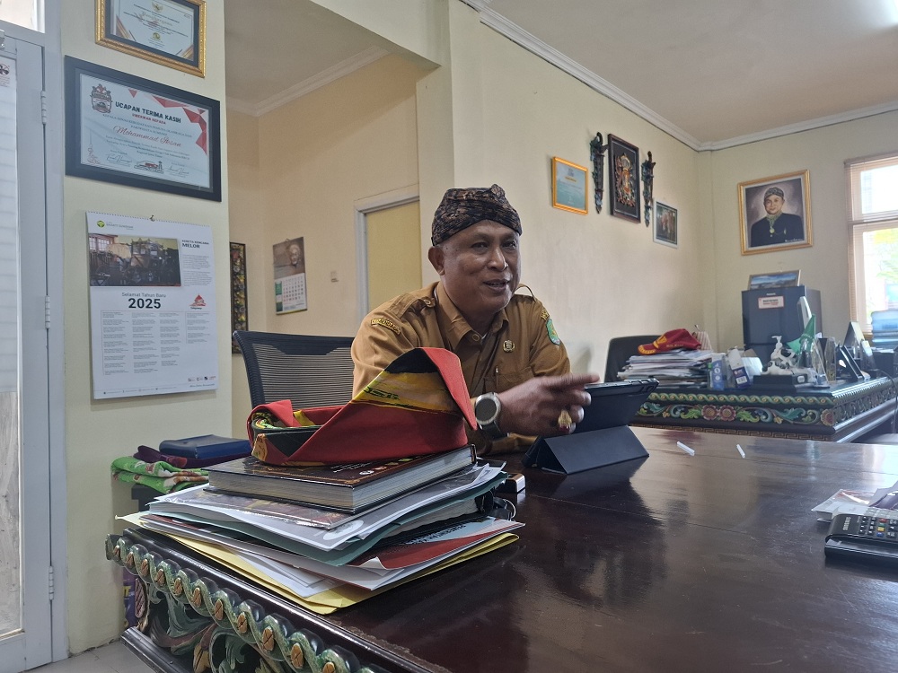 TEGAS: Kepala Disbudporapar Sumenep saat ditemui di ruangannya.