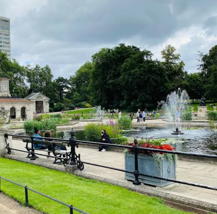 Suasana taman terbesar di London ini terasa jauh lebih hidup berkat sejumlah aktivitas baru yang resmi dibuka untuk umum