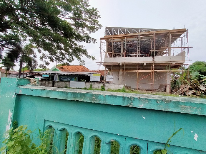LIBAS DEADLINE: Proyek pembangunan Puskesmas Burneh belum selesai hingga Minggu (16/11). (VIVIN AGUSTIN HARTONO/JPRM)