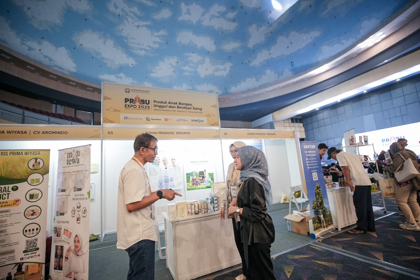 SUPPORT: BRI mendukung bazar UMKM melalui partisipasi pada Produk Anak Bangsa Unggulan (PRABU) Expo 2025.