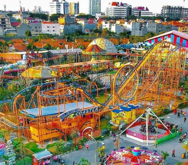 Suroboyo carnival park