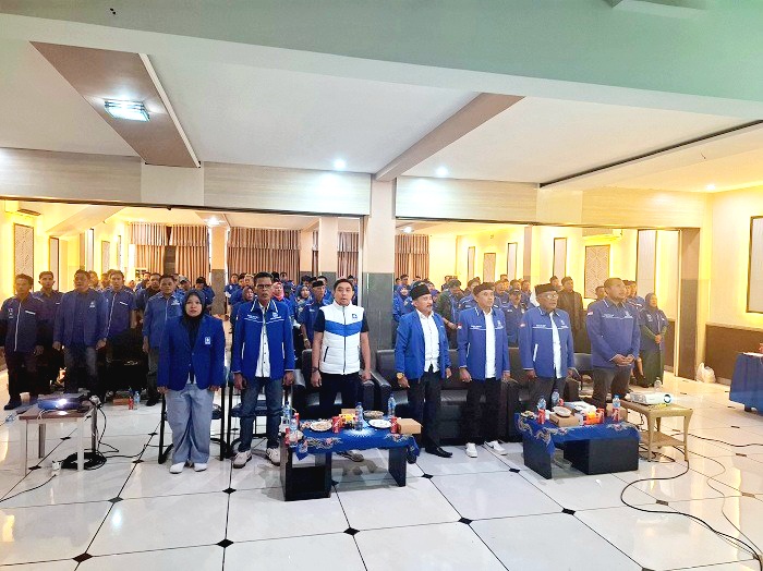 KOMPAK: Jajaran pengurus DPD PAN Sumenep saat menghadiri Musda VI di Hotel Musdalifah I Sumenep, Sabtu (29/11). (MOH. LATIF/JPRM)