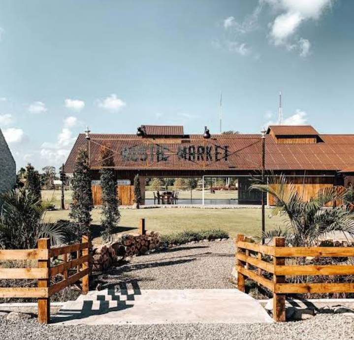 Wisata sekaligus kulineran di rustic market