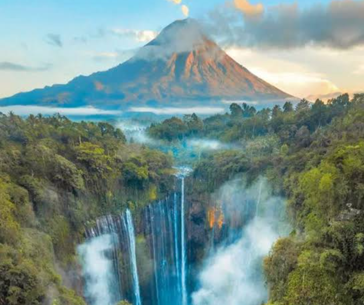 Wisata air terjun tumpak sewu