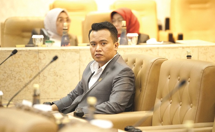KRITISI: Anggota Komisi D DRPD Jawa Timur Nurul Huda dalam kegiatan paripurna. (NURUL HUDA UNTUK JPRM)