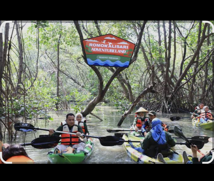 Aktivitas outbound di romokalisari adventure land