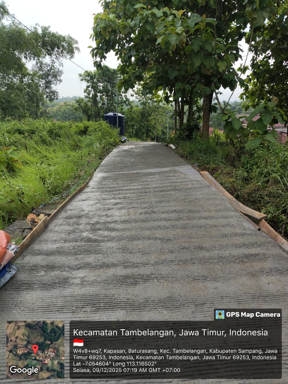 TUNTAS: Masyarakat Desa Baturasang sudah bisa menikmati jalan beton yang dibangun di Dusun Kapasan.