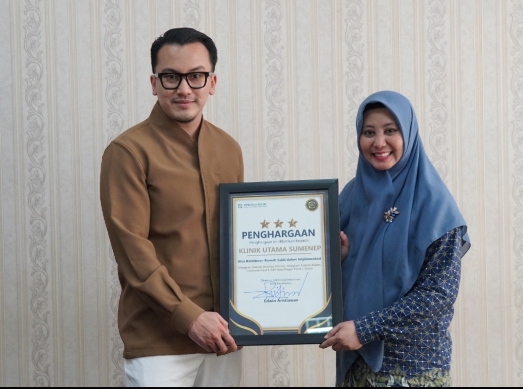 BPJS Kesehatan Cabang Pamekasan memberikan penghargaan bintang tiga kepada Klinik Utama Sumenep.