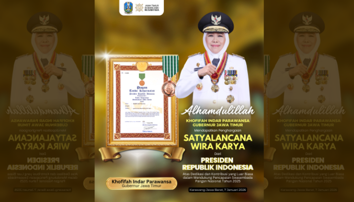 KOMITMEN: Gubernur Jatim Khofifah Indar Parawansa menerima Satyalencana Wira Karya dari Presiden Prabowo Subianto atas keberhasilan Swasembada Pangan 2025.