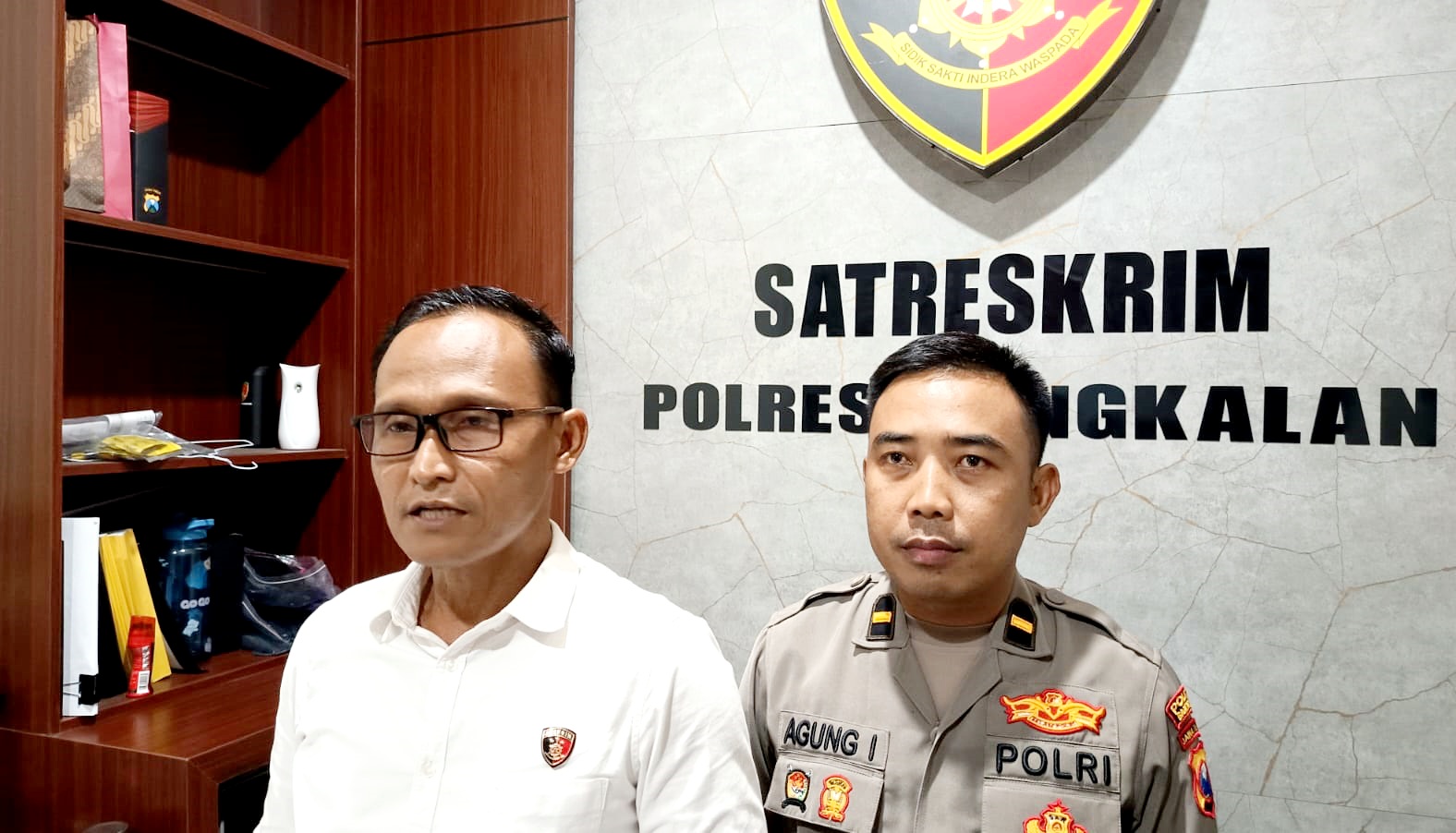 BERI KETERANGAN: Kasatreskrim Polres Bangkalan AKP Hafid Dian Maulidi saat ditemui di ruang kerjanya Selasa (16/12/2025). (ZEINAL ABIDIN/JPRM)