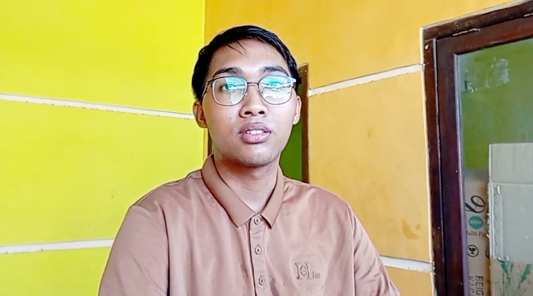 APES: Korban pembegalan Abdul Rojak Jaelani saat ditemui di Desa Telang, Kecamatan Kamal, Bangkalan, Sabtu (3/1). (ZEINAL ABIDIN/JPRM)