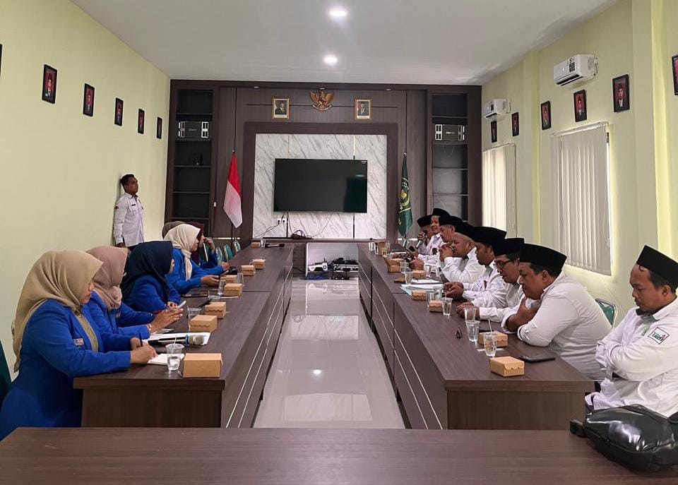 DIDESAK: Pengurus Kopri PC PMII Bangkalan melakukan audiensi ke kantor Kemenag Bangkalan, Selasa (13/1).