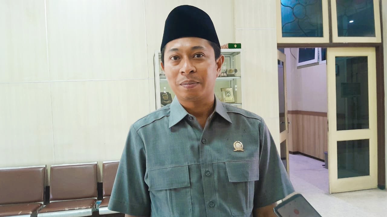 TEGAS: Ketua BK DPRD Pamekasan Mohamad Ali Fikri saat ditemui di kantornya, Kamisn(15/1).