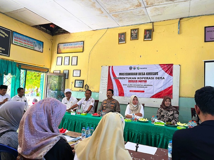 RESMI DIBENTUK: Forkopimcam Arosbaya saat membentuk KMP Desa Lajing Rabu (25/6/2025). (ZEINAL ABIDIN/JPRM)