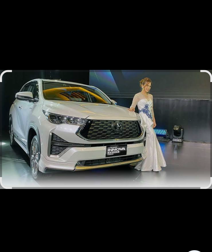 Dari sisi desain luar, Innova Zenix Hybrid 2026 tetap mempertahankan identitas modernnya.