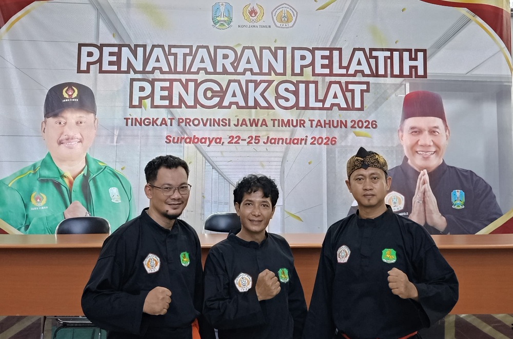 ORANG PILIHAN: Sejumlah pelatih silat dari cabor IPSI yang mengikuti penataran di KONI Jawa Timur pada Minggu (25/1).