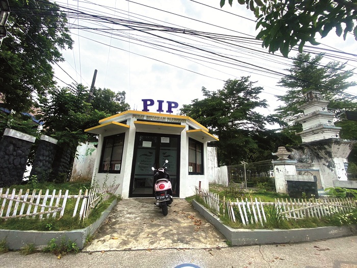 TERPARKIR: Suasana kantor PIP yang ada di Jalan KH Wahid Hasyim Kamis (29/1). (AYU LATIFAH/JPRM)
