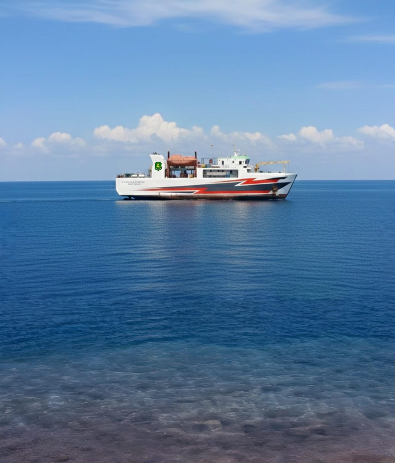 DIPERBARUI: KMP DBS III milik PT Sumekar diparkir di Pelabuhan Kalianget, Sumenep.