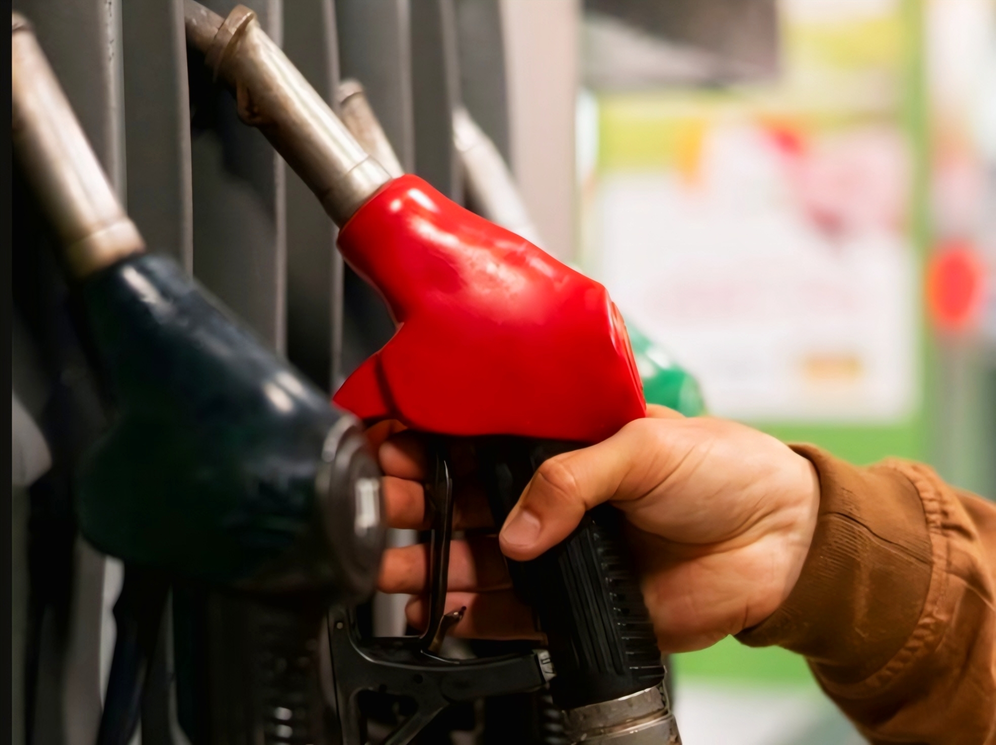 Update harga bensin, ada yang turun harga.
