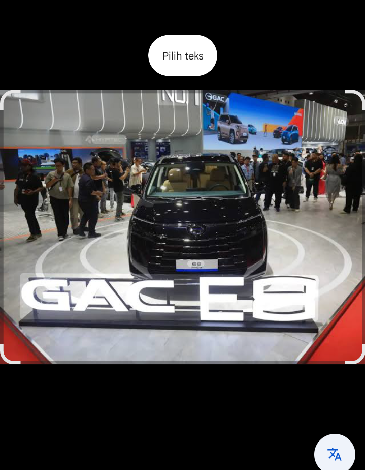 GAC E8 tampil elegan dengan bodi besar dan garis tegas.