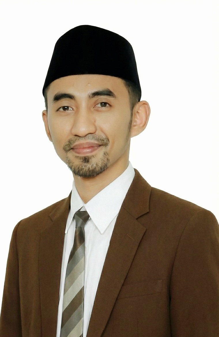 Ach. Nurholis Majid, pengurus Ma&rsquo;had Universitas Al-Amien Prenduan