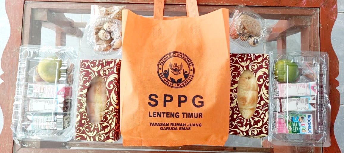 TAK SESUAI JUKNIS: Menu program MBG yang didistribusikan SPPG Sumenep Lenteng Lenteng Timur kepada siswa pada Senin (23/2).