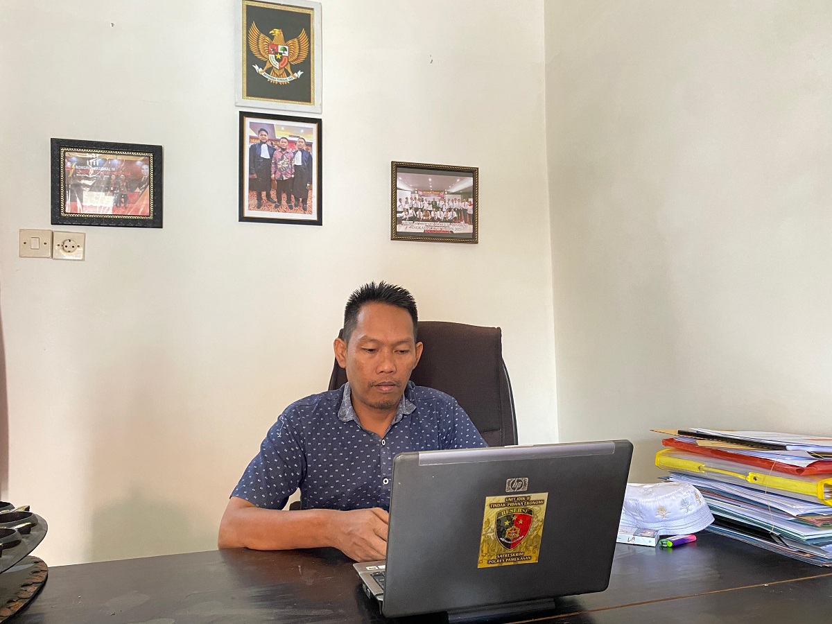 TEGAS: Penasihat Hukum MS, Mohammad Taufik, saat ditemui di ruang kerjanya, Rabu (3/3).