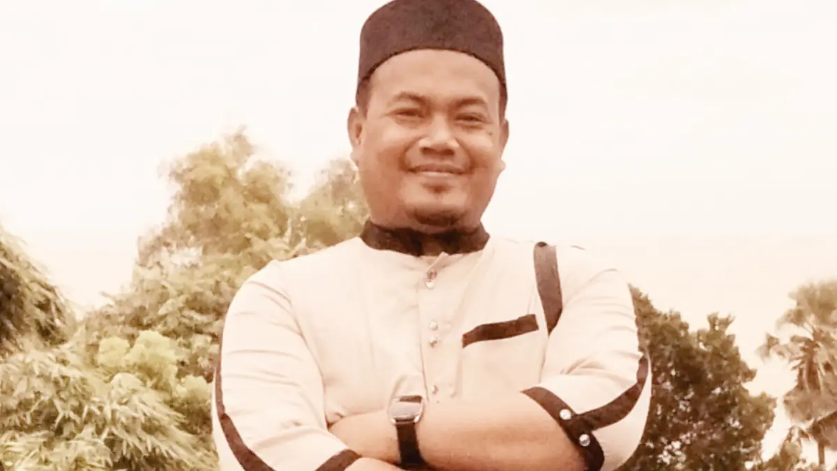 Ach. Zaini Dahlan, S.Pd Tenaga pengajar di MA Mambaul Ulum 2 Ponjanan Timur,