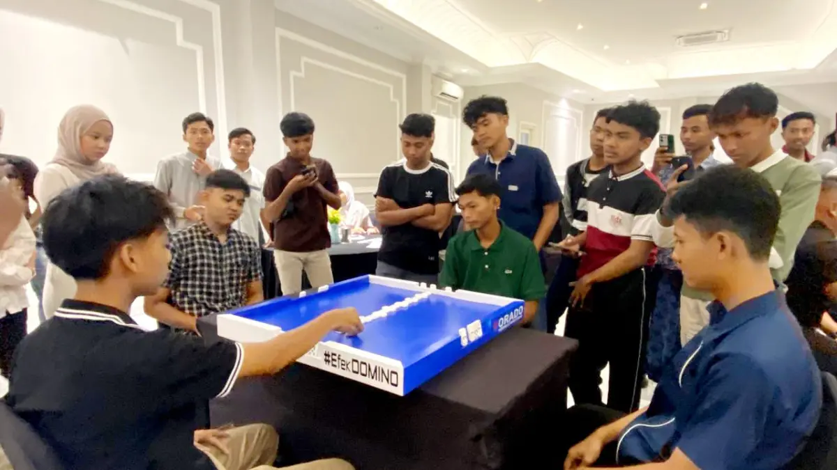 POTENSIAL: Siswa mengikuti sosialisasi aturan pertandingan domino di Jalan HOS Cokroaminoto, Rabu (11/3). (JUPRI/JPRM)
