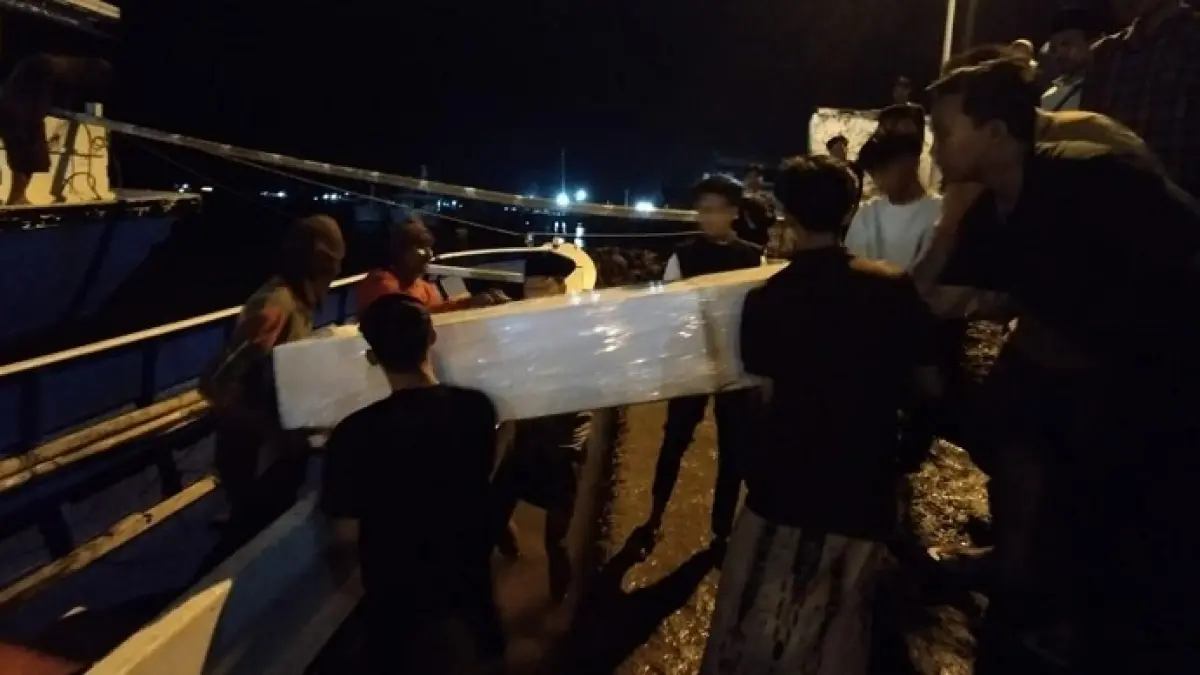 TINGGAL NAMA: Jenazah PMI asal kepulauan di Pelabuhan Kalianget, Sumenep. (DISNAKER UNTUK JPRM)