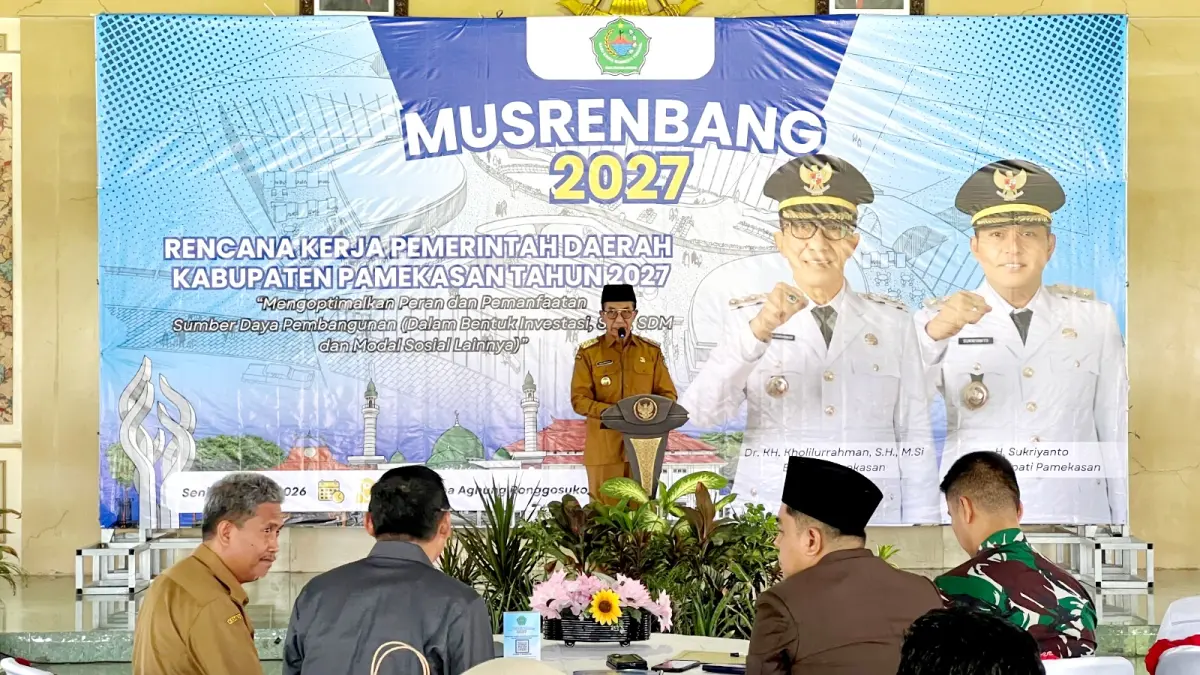 BERINTEGRITAS: Bupati Pamekasan KH. Kholilurrahman saat menyampaikan sambutan dalam acara Musrenbang RKPD 2027 di Pendopo Ronggosukowati. (M. KHOLIL RAMLI/JPRM)