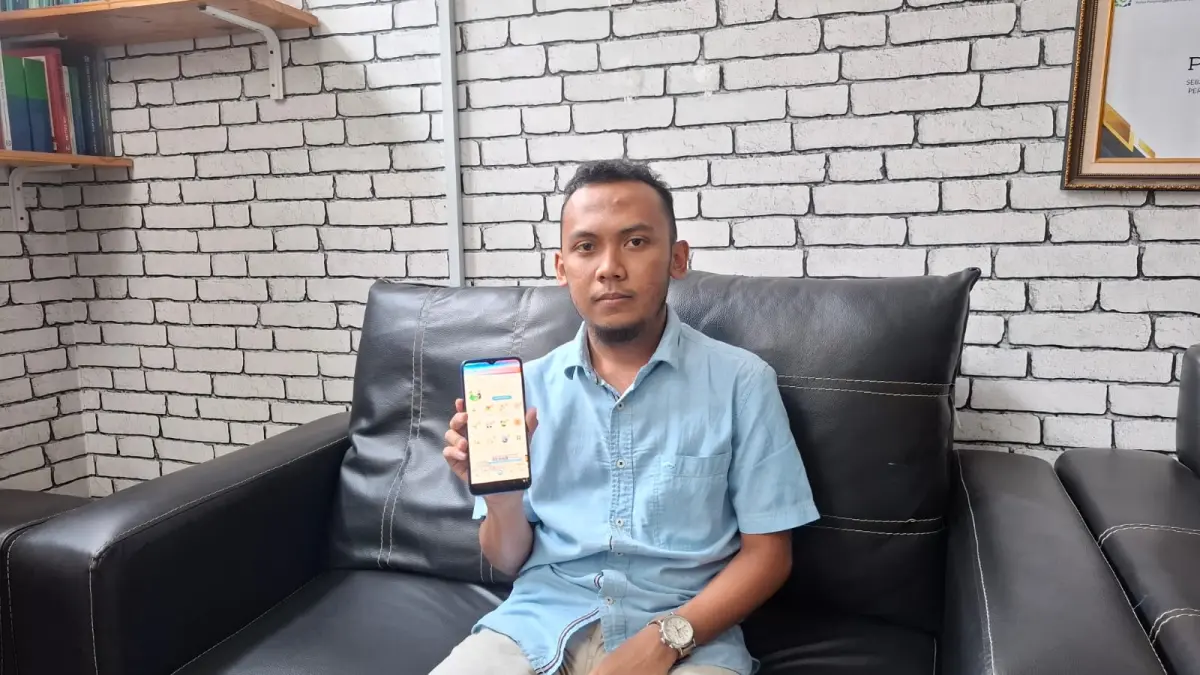 TERBANTU: Hakim, warga Sampang yang saat ini berkuliah di Pamekasan merasakan program BPJS Kesehatan.