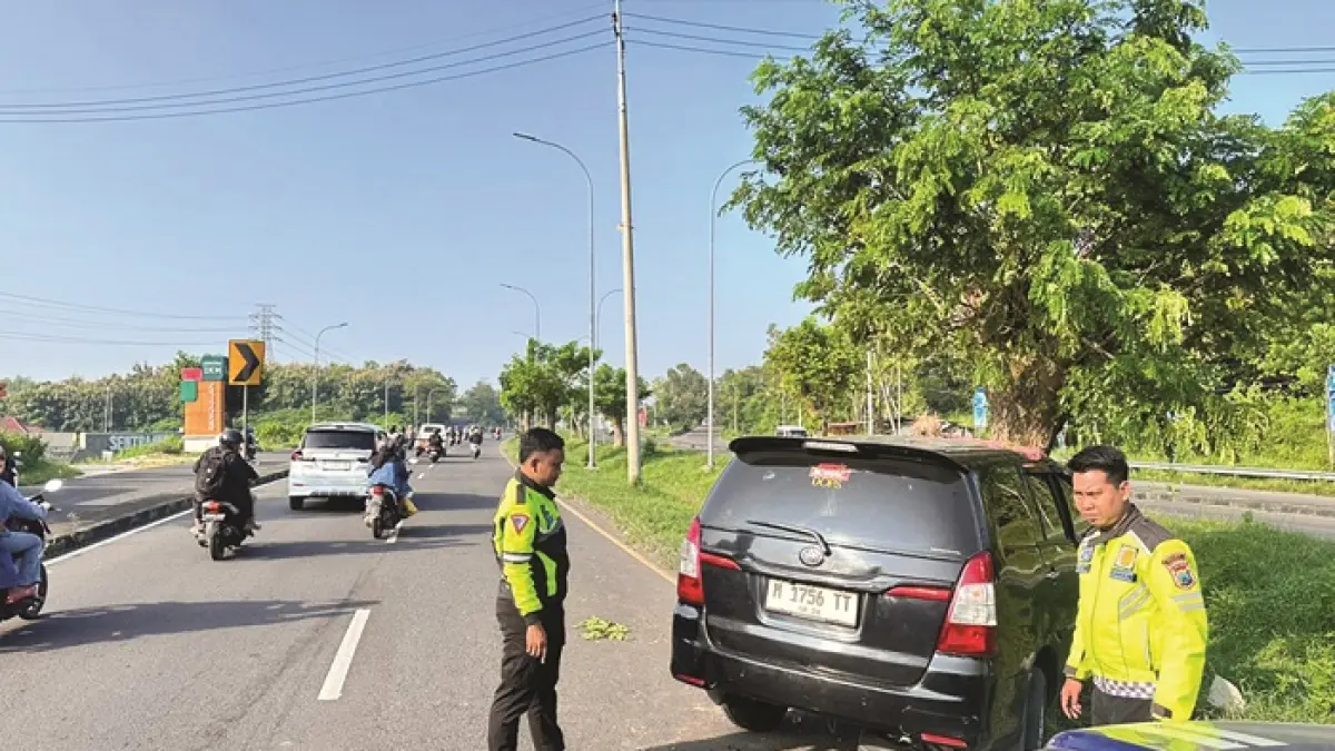 TKP: Lokasi laka lantas di akses Jembatan Suramadu pada Senin (30/3) sekitar pukul 06.00.