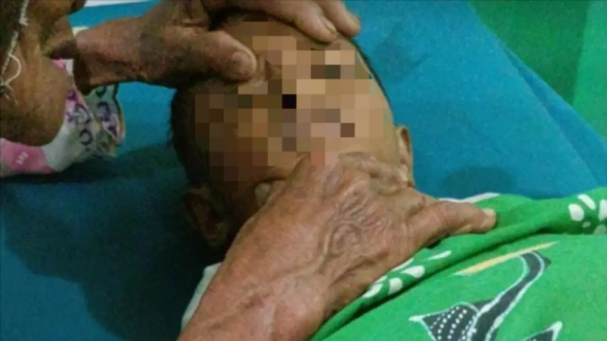 BERCAK DARAH: Lokasi Muhammad Kenzi digigit monyet di Dusun Togur Laok, Desa Sotabar, Kecamatan Pasean, Rabu (1/4).