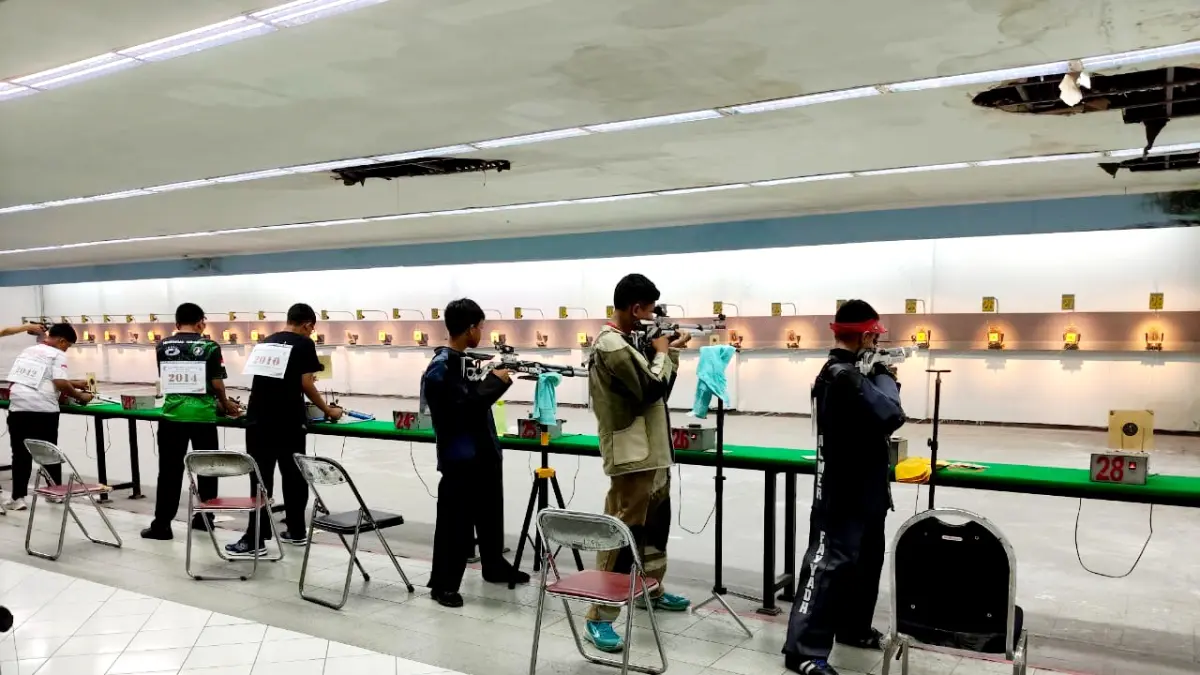 MEMBANGGAKAN: Atlet Perbakin Sampang saat bertanding pada Porprov IX Jatim di Lapangan Yon Armed, Singosari, Malang, Kamis (3/7/2025). (PERBAKIN UNTUK JPRM)